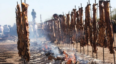 El sur mendocino celebró la Fiesta Ganadera con el asado más grande del oeste argentino