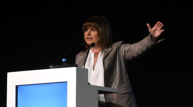 Bullrich recibió aplausos al prometer "austeridad absoluta en el Estado para generar inversión y producción en el campo"