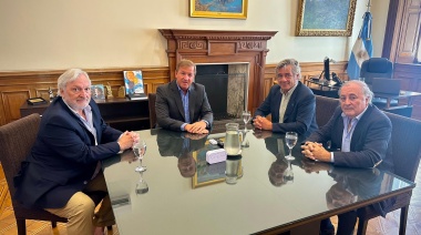 El Gobierno mandó al secretario de prensa a contener a la Sociedad Rural