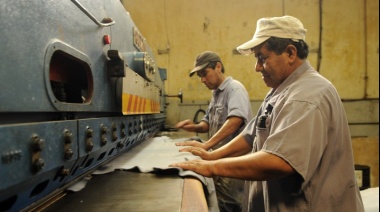 Trabajadores del cuero advierten sobre el impacto de la desregulación en la industria
