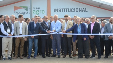 Después de cortar la cinta, Macri dijo que las retenciones son “un impuesto perverso”