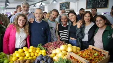 Mayra Mendoza inauguró un "Almacén de la Comunidad" junto a la UTT