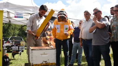 Javier Rodríguez: "Acompañamos y promovemos la actividad apícola en toda la provincia"