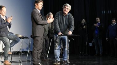 Tandil: Kicillof y Lunghi firmaron la adhesión a la tercera etapa del plan de caminos rurales