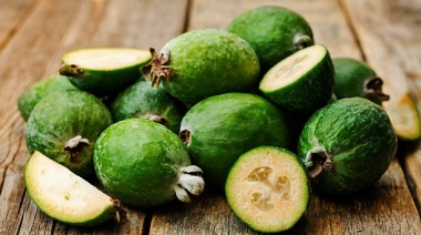 Una nueva y exótica fruta se ofrece en el AMBA desde el Mercado Central: la guayaba feijoa