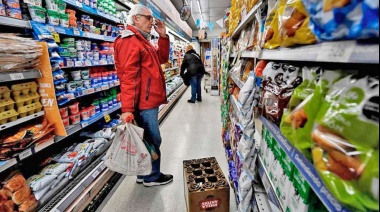 Desde que asumió Milei, alimentarse aumentó más que el salario mínimo