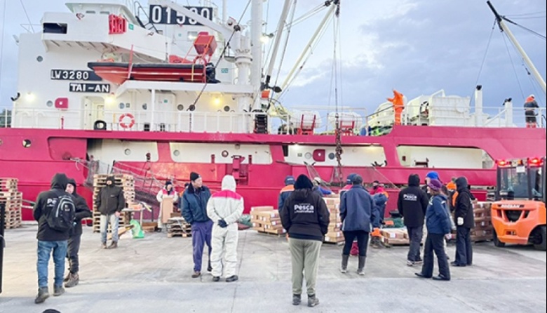 Vilella multó con 56 millones de pesos al buque Tai An por la pesca ilegal de merluza negra