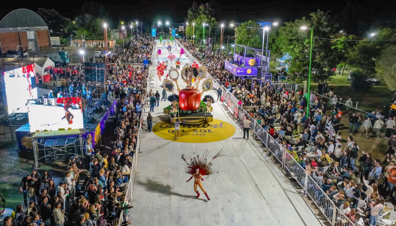 Dolores puso primera con un gran comienzo del Carnaval del Sol