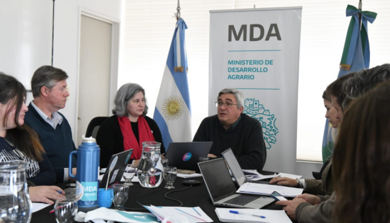 Javier Rodríguez encabezó la reunión de la Mesa Lechera Provincial