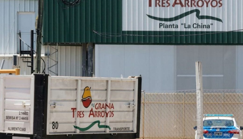 Granja Tres Arroyos paralizó su planta en Capitán Sarmiento y temen un cierre definitivo