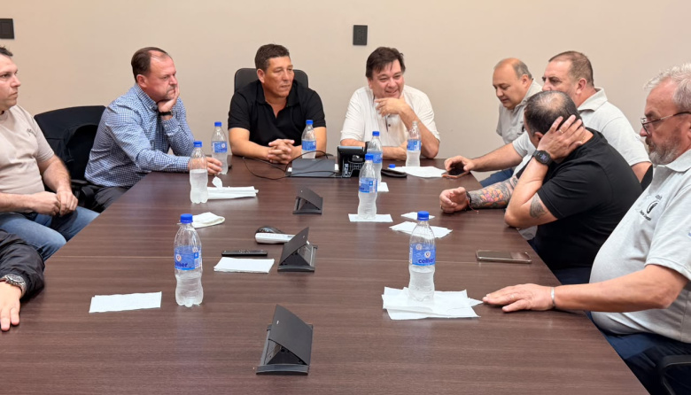 SUPA, Camioneros, UOCRA, FEPA y una reunión clave para los puertos General San Martín y San Lorenzo