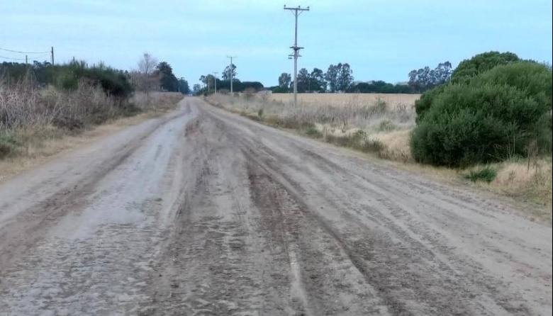 Productores y vecinos exigen arreglos urgentes en los caminos rurales de Sierra de los Padres