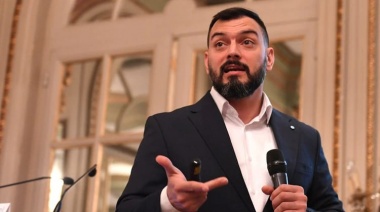 Álvarez Agis: "se necesita una política tributaria que permita saltar la grieta argentina"