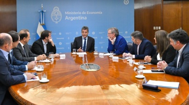 Massa anunció medidas para el turismo y los productores vitivinícolas
