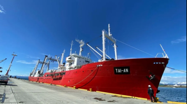 Renunciaron dos funcionarios más por el escándalo del buque Tai An y la pesca ilegal de merluza negra