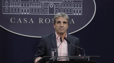 Caputo pide paciencia al campo: retenciones de soja y maíz bajarían en un año