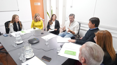 Vaccarezza respaldó la certificación gratuita y voluntaria del Renatre para promover prácticas laborales sostenibles en el campo