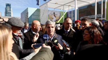 Caputo ratificó la quita de retenciones a futuro durante su visita a La Rural