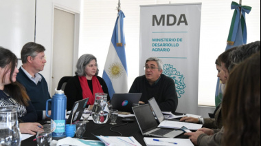 Javier Rodríguez encabezó la reunión de la Mesa Lechera Provincial