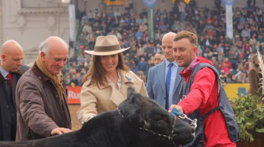 Villarruel cruzó a Milei por la falta de obra pública y reclamó bajar las retenciones