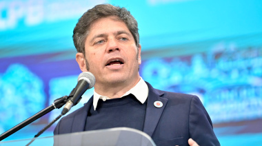 Kicillof volvió a aburrir desde un atril: una clase magistral sin esperanza ni idea de futuro