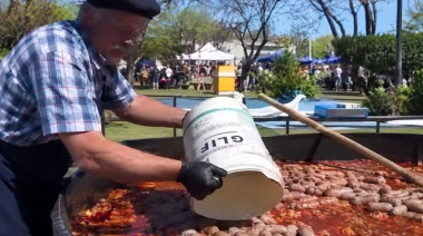 Polémica en General La Madrid: cocinaron para un festival popular en baldes viejos de glifosato
