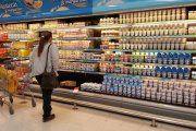 El consumo de lácteos no mejora y se concentra en productos más baratos