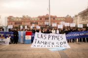 Más de 200 empresarios se movilizaron frente a Casa Rosada por el cierre de 30.000 empresas