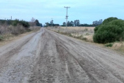Productores y vecinos exigen arreglos urgentes en los caminos rurales de Sierra de los Padres