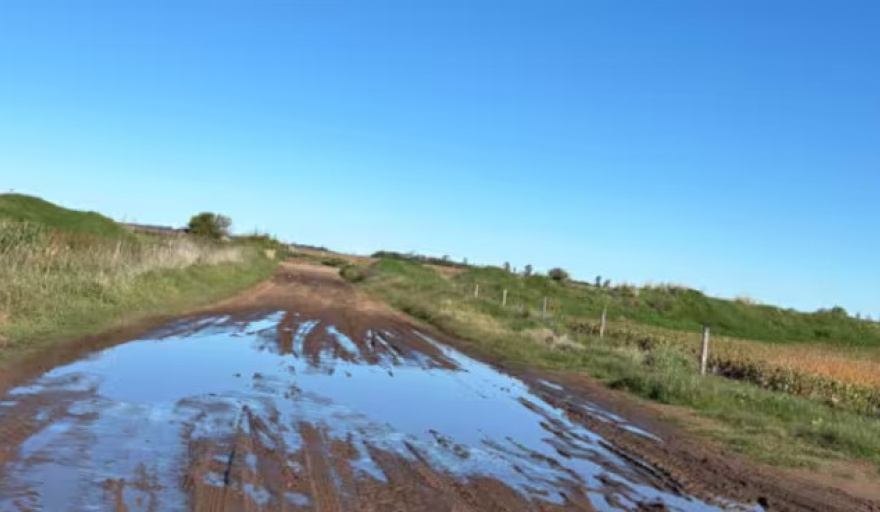 Denuncian que el municipio de Arrecifes gastó $70 millones en una fiesta mientras los caminos rurales siguen intransitables